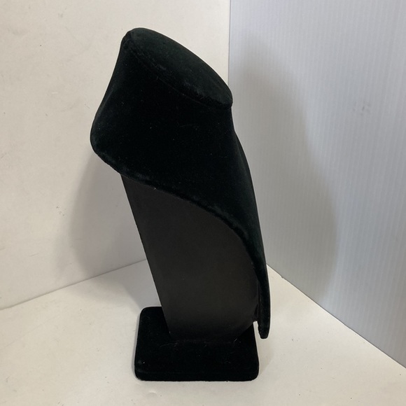 BLACK VELVET Velour Necklace Jewelry Bust Display 11 x 8 inches - Picture 7 of 10